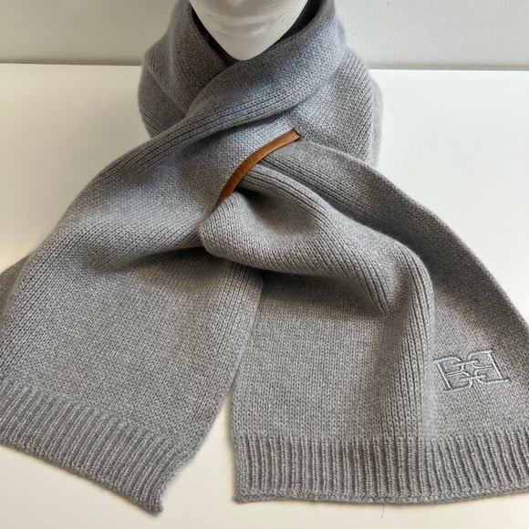 New- Bally Men’s Scarf - Picture 5 of 15